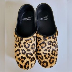 NWOT Dansko leopard print clogs